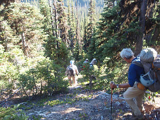 Scrambling down to the Swamp Creek valley