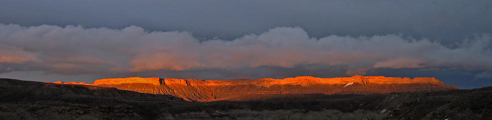 Sunset on North Caineville Mesa from Highway 24